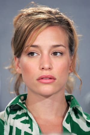 persons/2024-08-19/piper-perabo-l2sBgAfNUL7FguYzAM8S45BVWbi.jpg