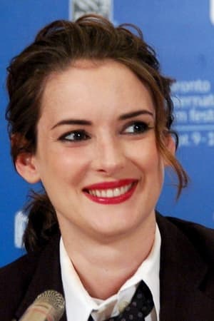 persons/2024-08-19/winona-ryder-pTokPpdJsfES6deQ6H8n0aBcLzC.jpg