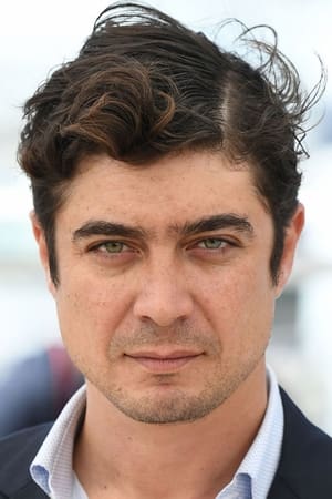 persons/2024-08-20/riccardo-scamarcio-4LgOqKE8VoV1rHcBbCjCv73N70.jpg