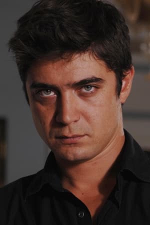 persons/2024-08-20/riccardo-scamarcio-CRH2ajWwl99GRWI9t88sqOPYpa.jpg