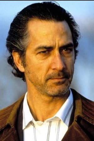 persons/2024-08-21/david-strathairn-wxWeEN4yzhlAnB6BdLpAHBUs7T6.jpg