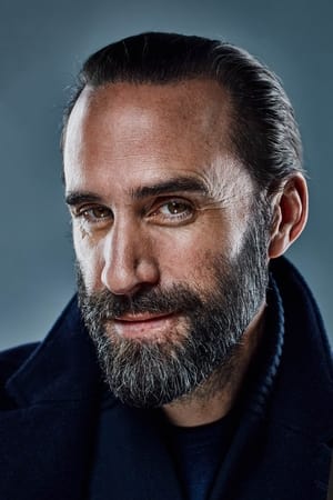 persons/2024-08-21/joseph-fiennes-3kn34xRyDWfxfXabBql8BzQYQhp.jpg