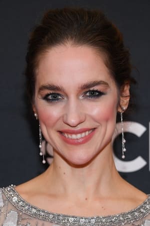 persons/2024-08-21/melanie-scrofano-16UzEfQBlJRfjUWgWXqMFza2sdS.jpg