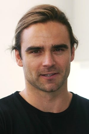 persons/2024-08-22/dustin-clare-3F2pmjmi7CnUELSq613ifLekYx1.jpg