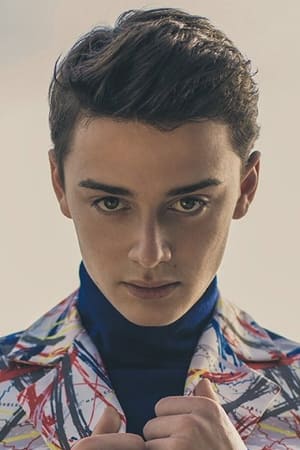 persons/2024-08-25/noah-schnapp-tYtxIVUrtfNkrmMridULC7Yu93J.jpg