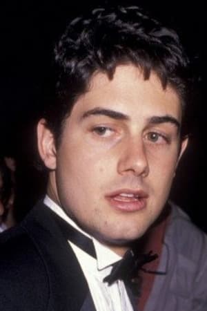 persons/2024-08-25/zach-galligan-dFiRX5zk4PibQ9N3nF15loaOWZq.jpg