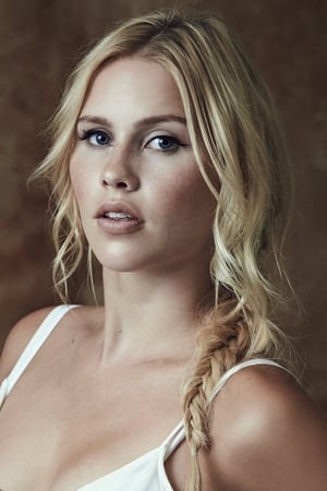 persons/2024-08-30/claire-holt-98d3peGDj0vPKcz8YyphJlkYrQO.jpg