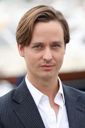 persons/2024-08-30/tom-schilling-2TCHCEukLY4SKPgcqOXnYAgzVEv.jpg