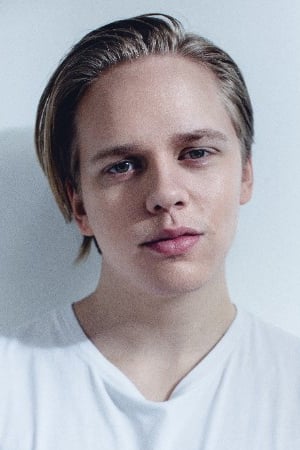 persons/2024-09-01/valter-skarsgard-qTcElOTP6hsBJA8HDC49HYkPz3J.jpg