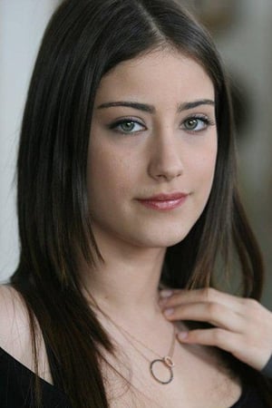 persons/2024-09-11/hazal-kaya-385qqlCJEyNjf75Y9QKR1KAE7bw.jpg