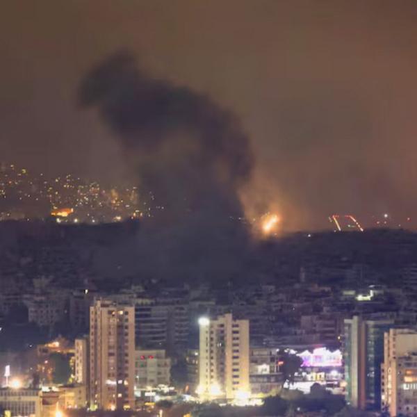 Avioanele israeliene lovesc în apropierea aeroportului din Beirut cu lovituri aeriene puternice