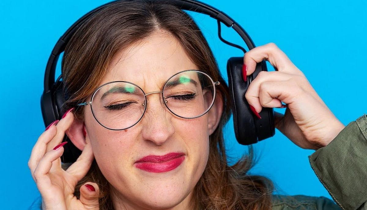 Headphones can damage hearing - and how do we use them?