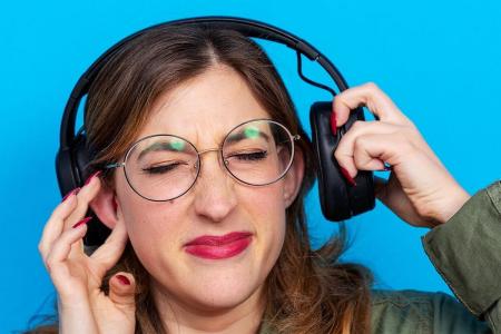 Headphones can damage hearing - and how do we use them?