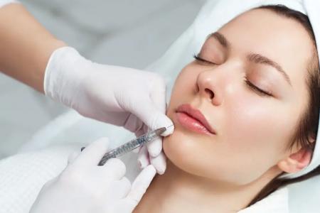 Botox and hyaluronic acid treatments - essential questions and answers from the specialist doctor