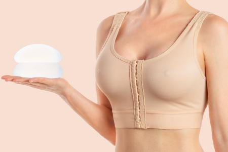 Do you want to enlarge your breasts? Find out what are the types of breast prostheses and the risks you are subject to