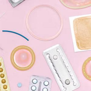 What are the methods of contraception recommended by specialists?