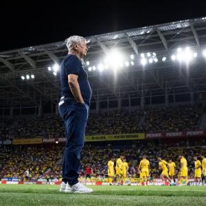 Mircea Lucescu, înainte de meciul cu Cipru - Trebuie să batem echipele mici pentru a avansa