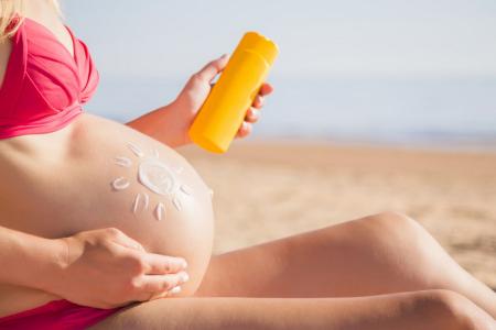 What are the risks of exposure to the sun when you are pregnant?