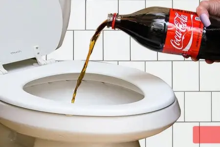 Chiar poți curăța toaletele cu Coca-Cola?