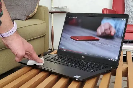 Cum să curățați un laptop murdar?